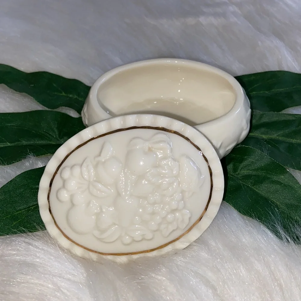 Vintage 1998 Lenox Fruits Of Life Handcrafted Porcelain Ceramic Trinket Box